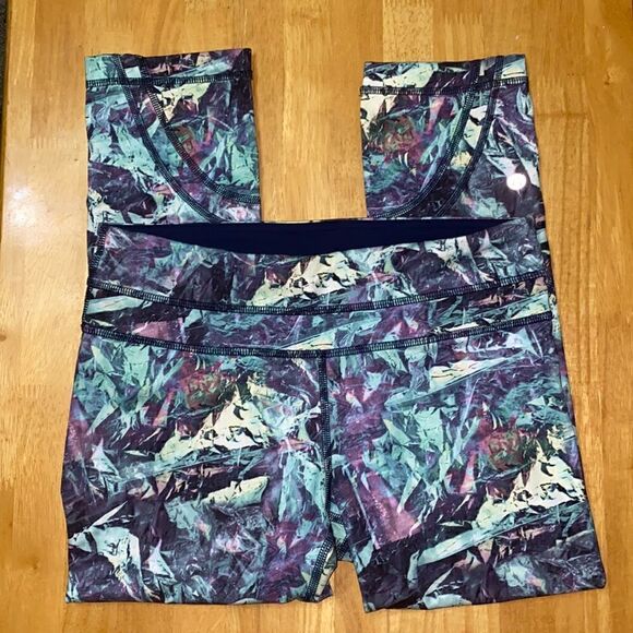 Lululemon capri tights workout pants multicolor size 6 - Picture 1 of 6
